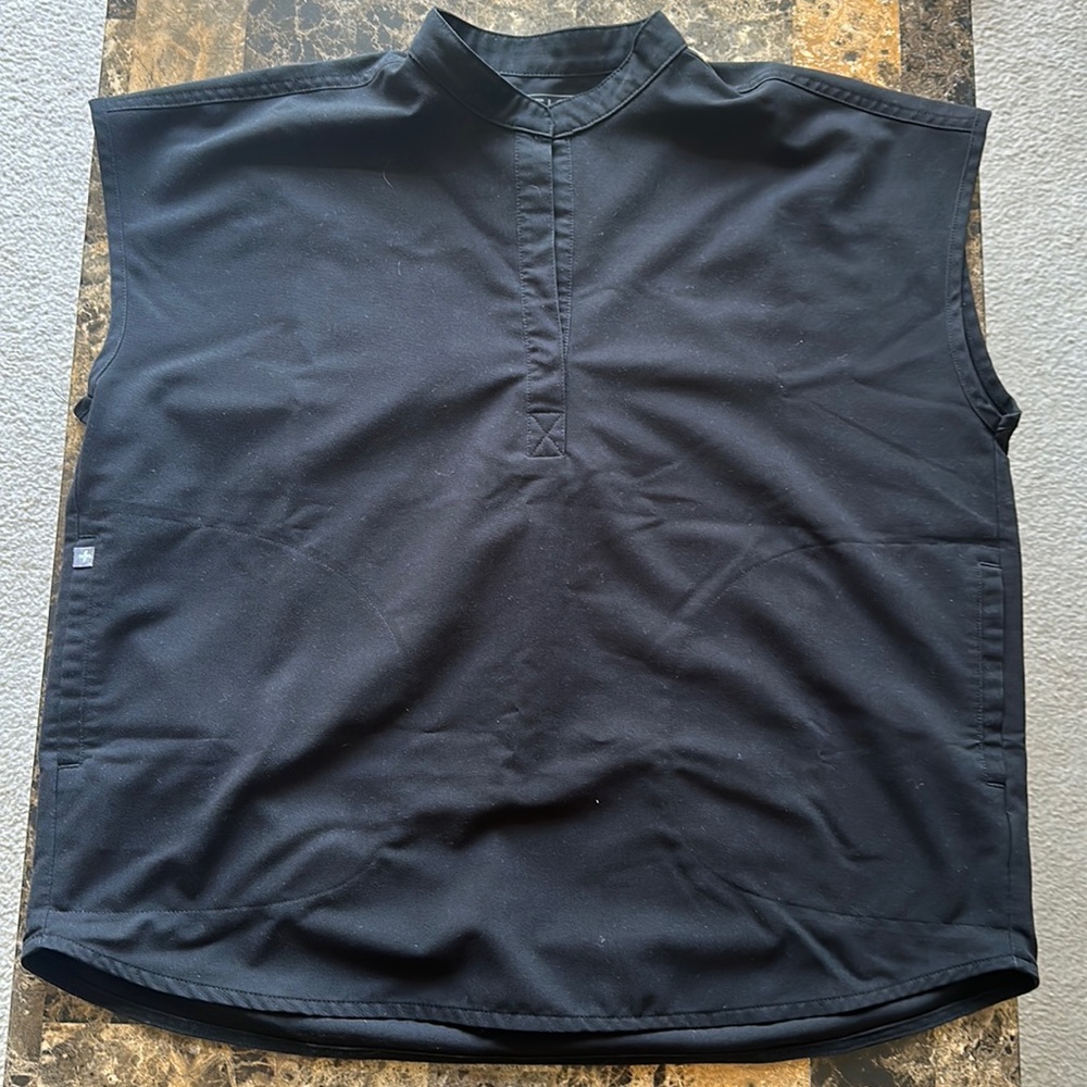 Figs scrub top
